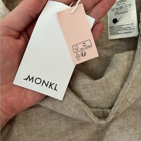 BNWT Linen Cotton Blend Women's Mini wrap Skirt in size 4! - Picture 6 of 8